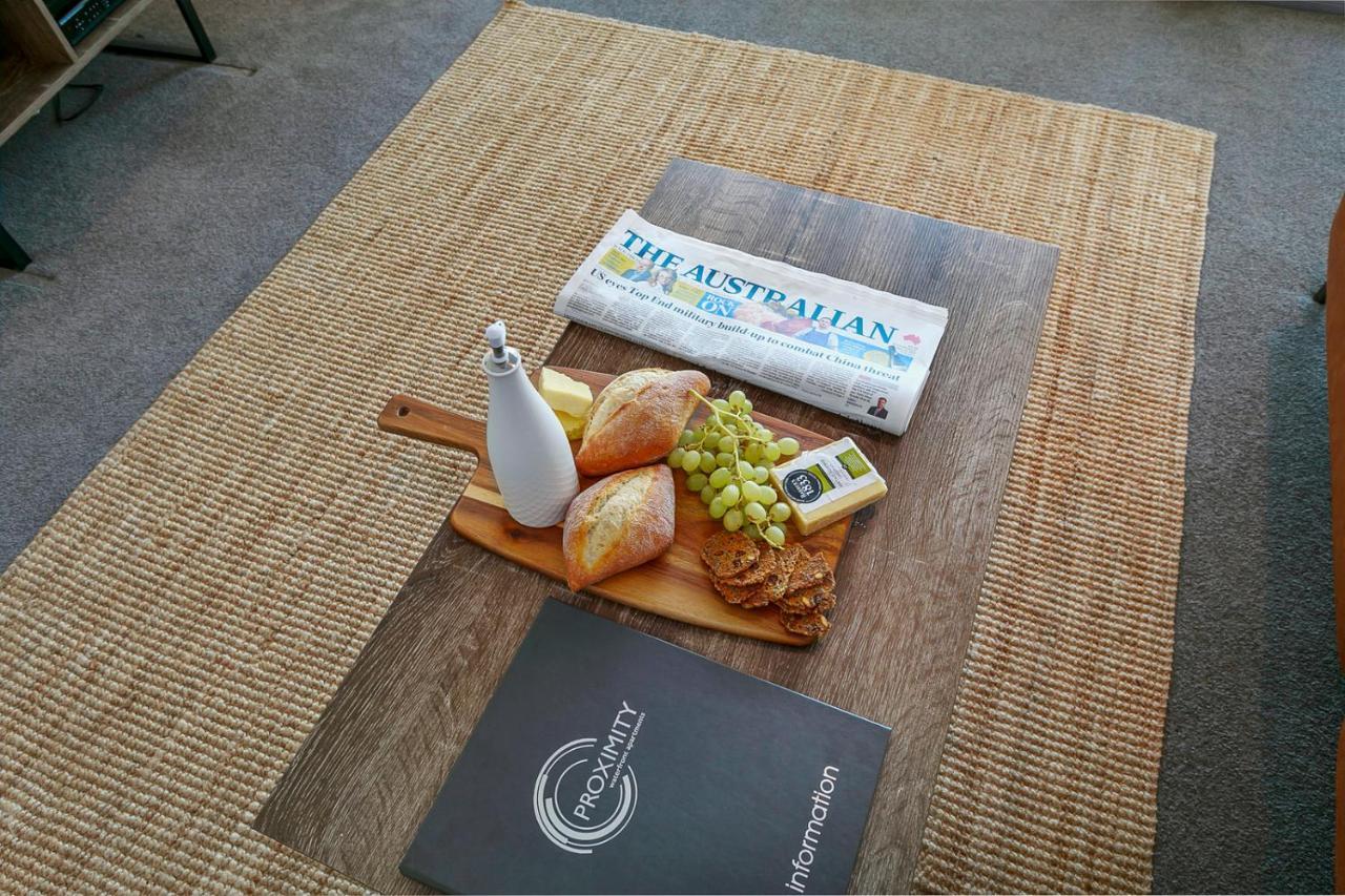 临近海滨公寓式酒店 红崖 外观 照片